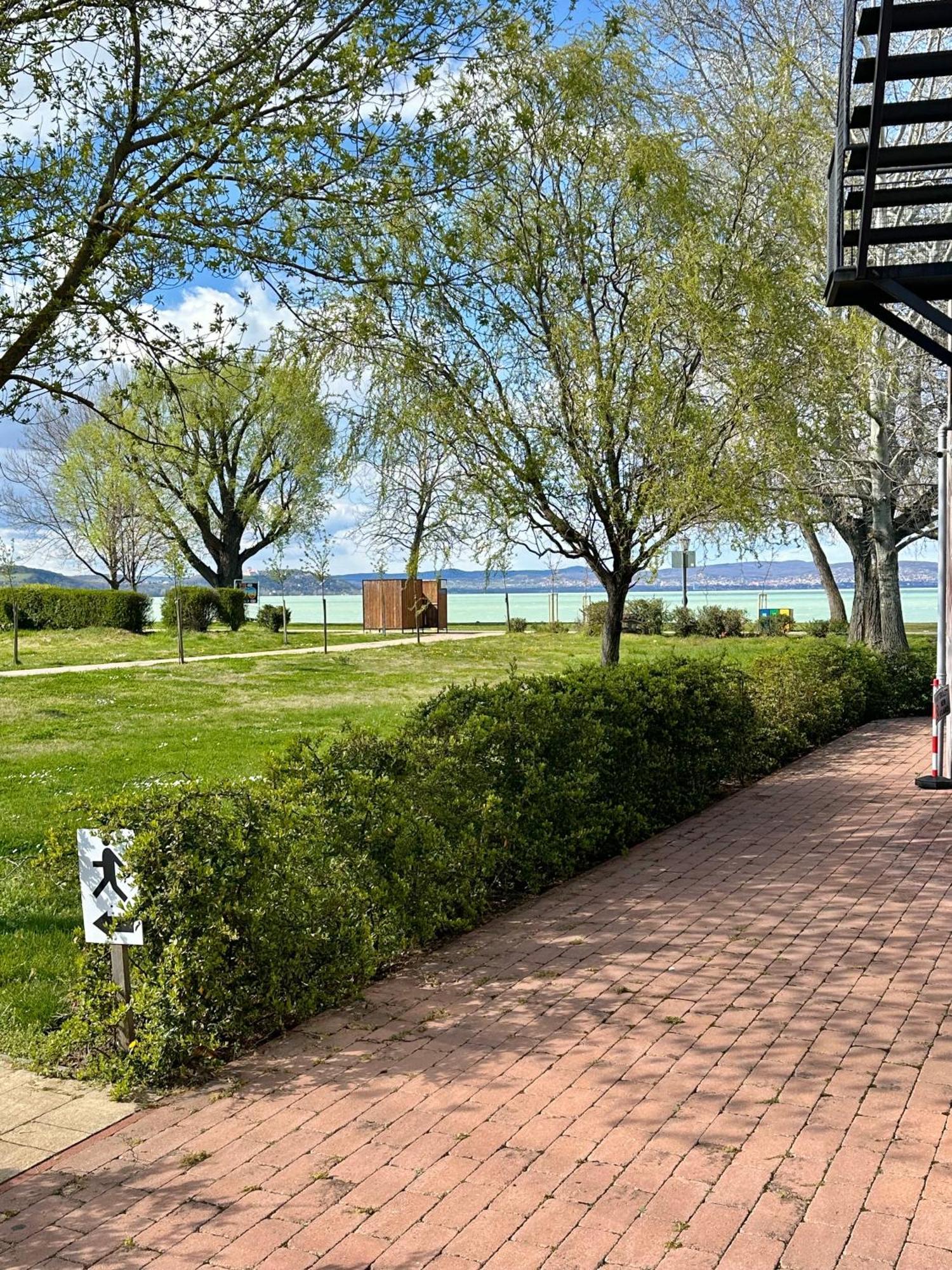 Waterfront Apartmanok Zamárdi エクステリア 写真